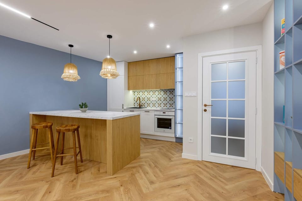 Kitchen or kitchenette, Dining area, oven, stove