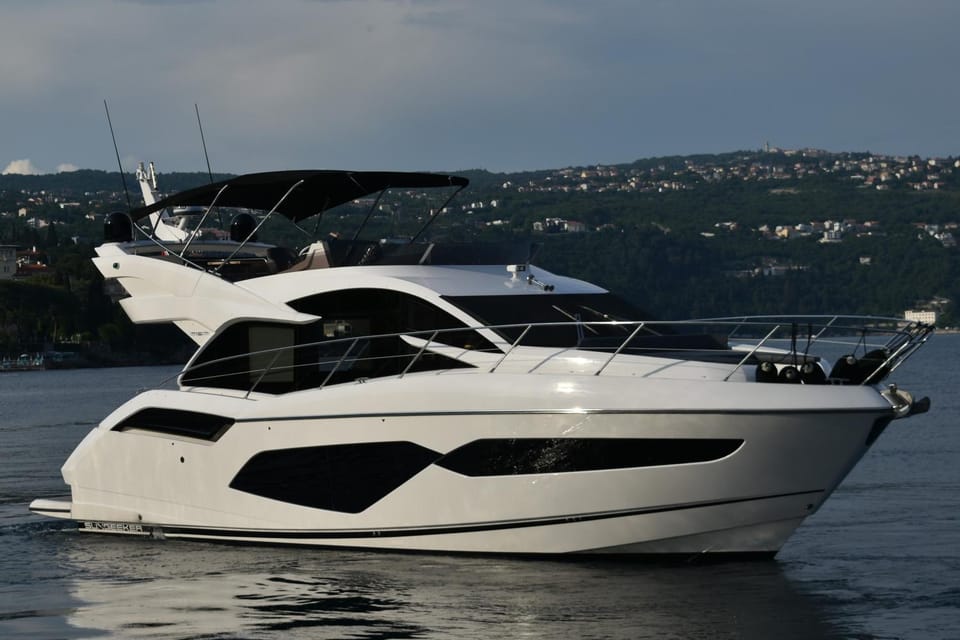 Motor yacht Sunseeker Manhattan 52 Docked boat in Opatija