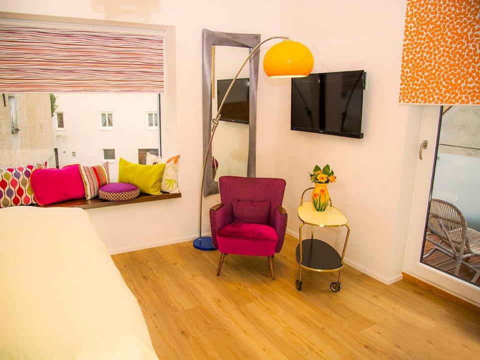 Balcony/Terrace, Photo of the whole room, Seating area, Bedroom