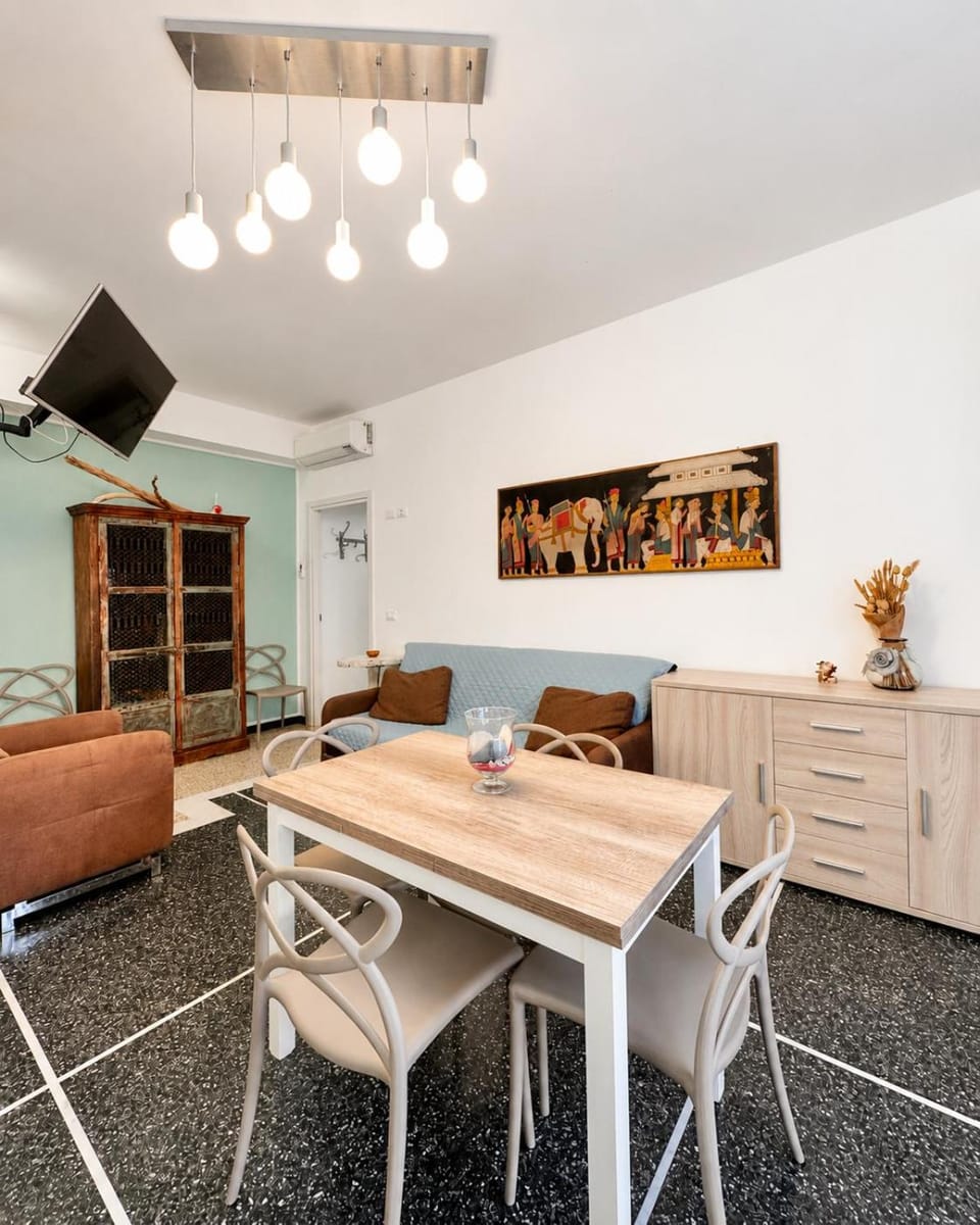 Hostdomus - Casa Tiffany Apartment in Finale Ligure