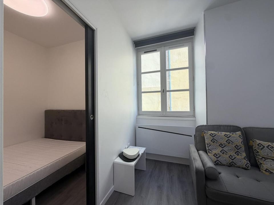 Living room, Photo of the whole room, Bedroom