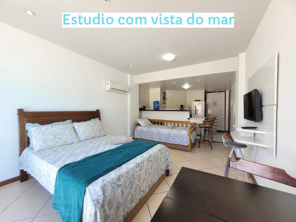 Bed, TV and multimedia, Kitchen or kitchenette, Photo of the whole room, Dining area, Bedroom, hair dresser, air conditioner