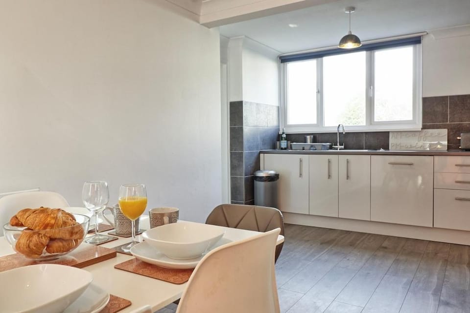 Kitchen or kitchenette, Food and drinks, Food