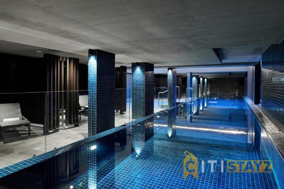 Braddon Base in The Midnight, Heated Pool & Sauna Apartment in Canberra