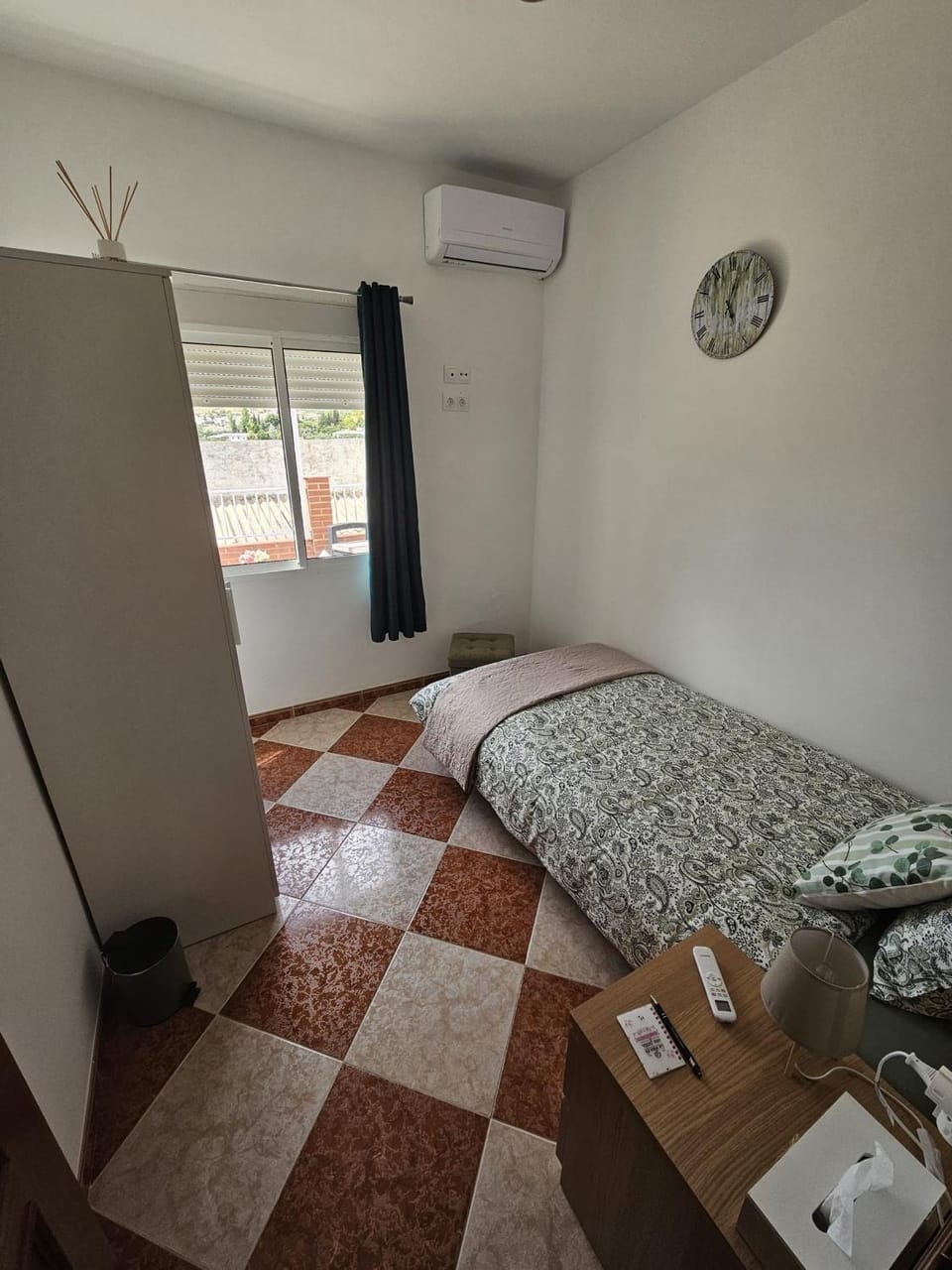Charming 3-Bedroom Apartment in Scenic Malaga Apartment in Andalusia
