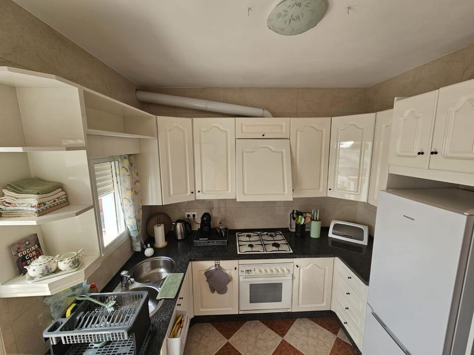microwave, oven, kitchen