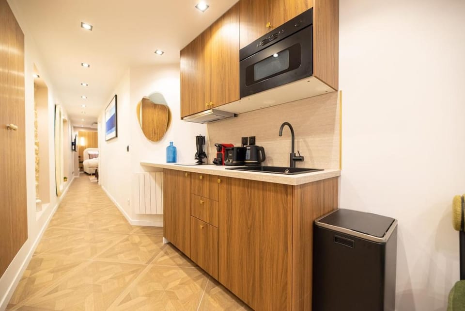 Modern Studio in Central Paris with AC Apartment in Paris