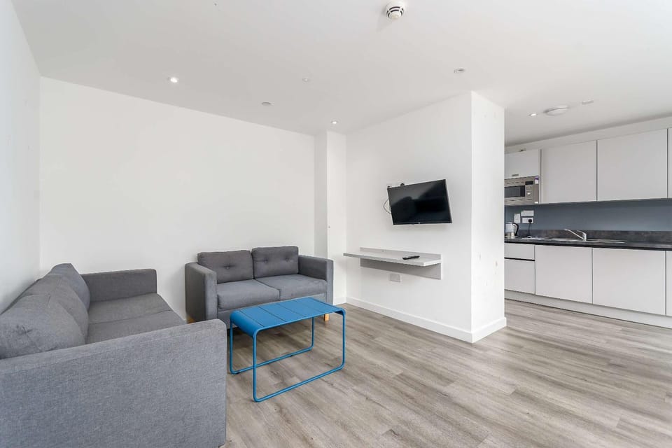 Communal lounge/ TV room, Kitchen or kitchenette