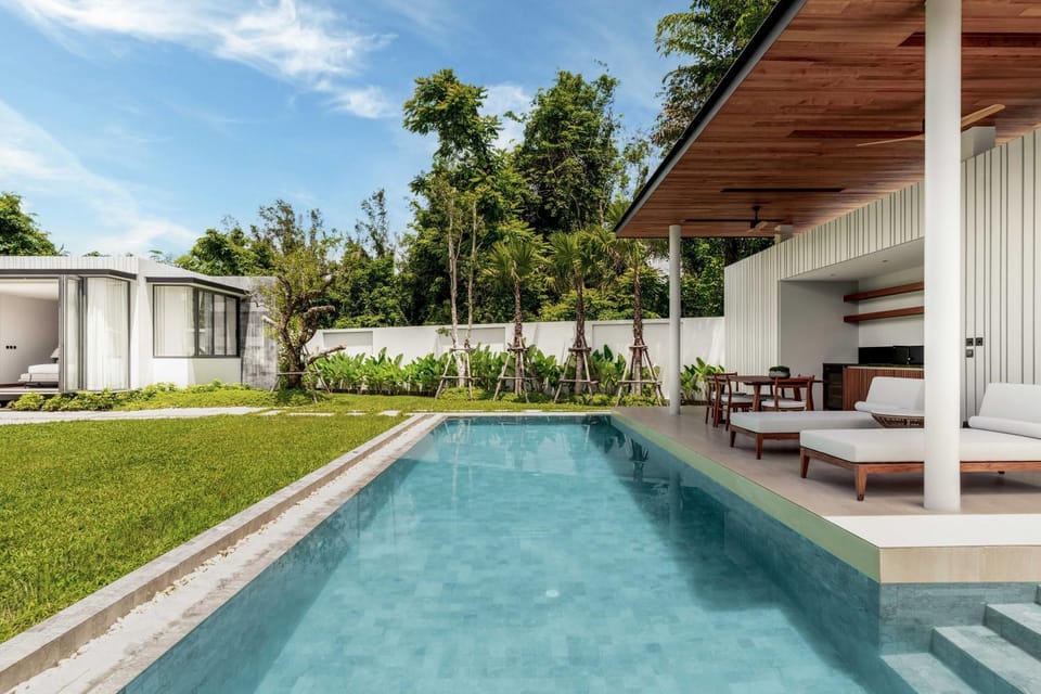 Property building, Patio, Spring, Day, Garden, Garden view, Pool view, Swimming pool, sunbed