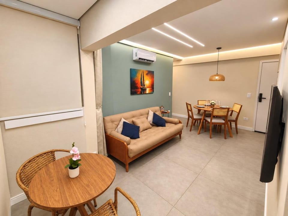 Hospedagem Premium Piscina Moderno Praia Enseada House in State of São Paulo