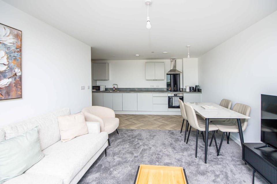Sleek 2-Bed Salford Apartment near City Centre Apartment in Salford