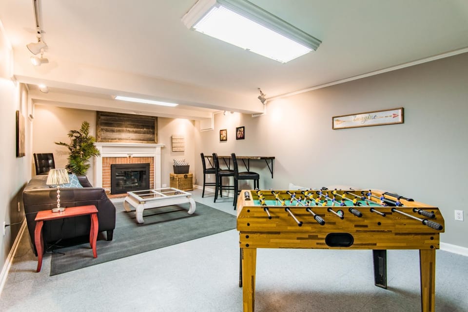 Game Room, Seating area, Entertainment, children, young children, fireplace, pet friendly