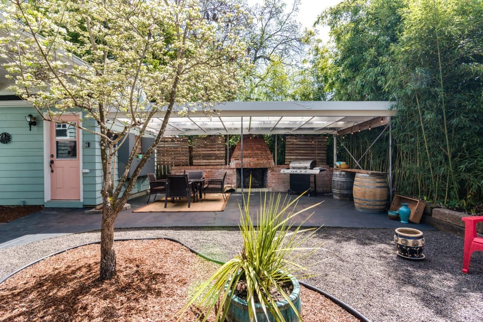 Patio, fireplace, pet friendly