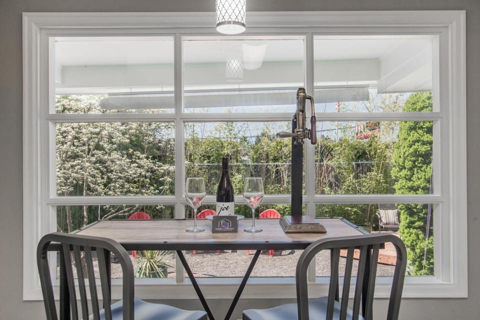 Coffee/tea facilities, Dining area, pet friendly, kitchen