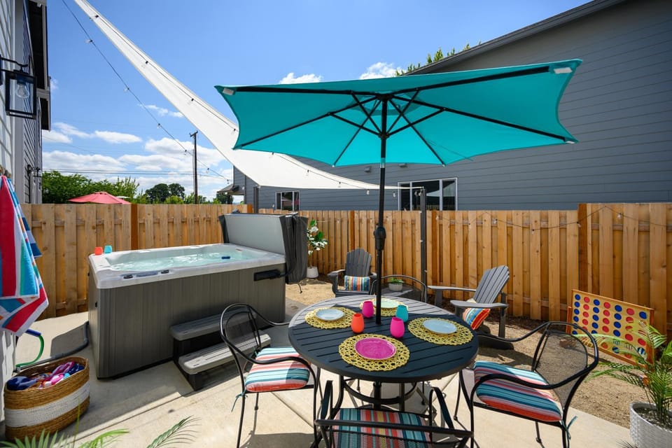Patio, BBQ facilities, Hot Tub, Seating area, children, pet friendly, towels
