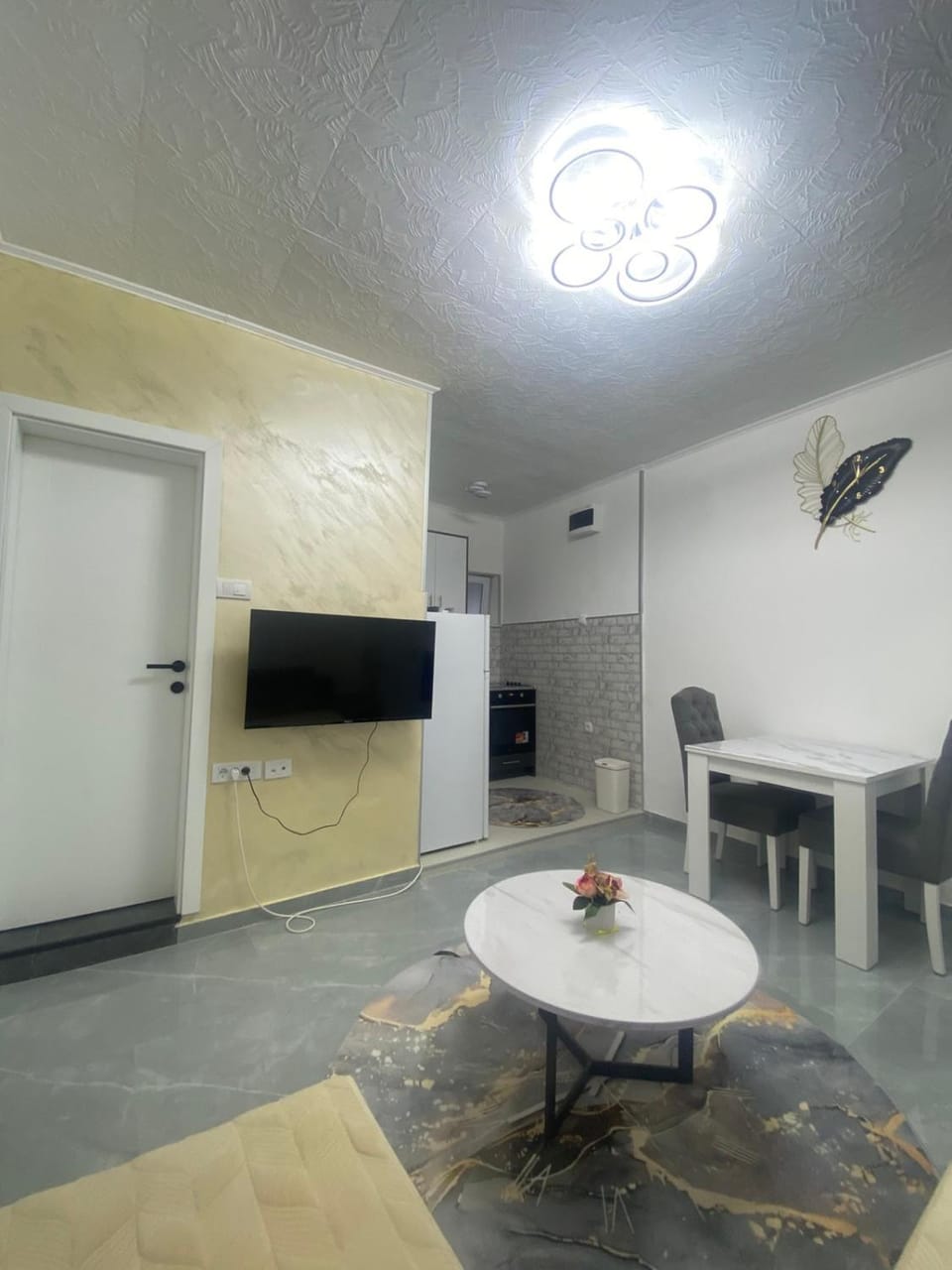 TV and multimedia, Kitchen or kitchenette, Dining area