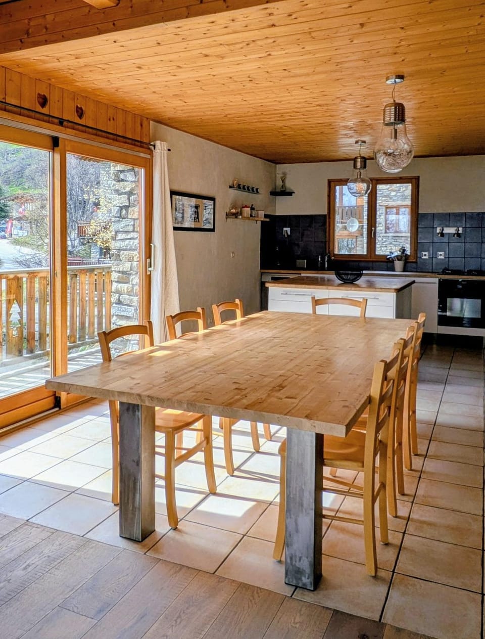 Kitchen or kitchenette, Living room