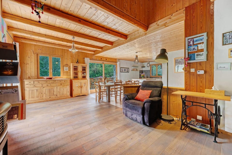 Property building, Living room