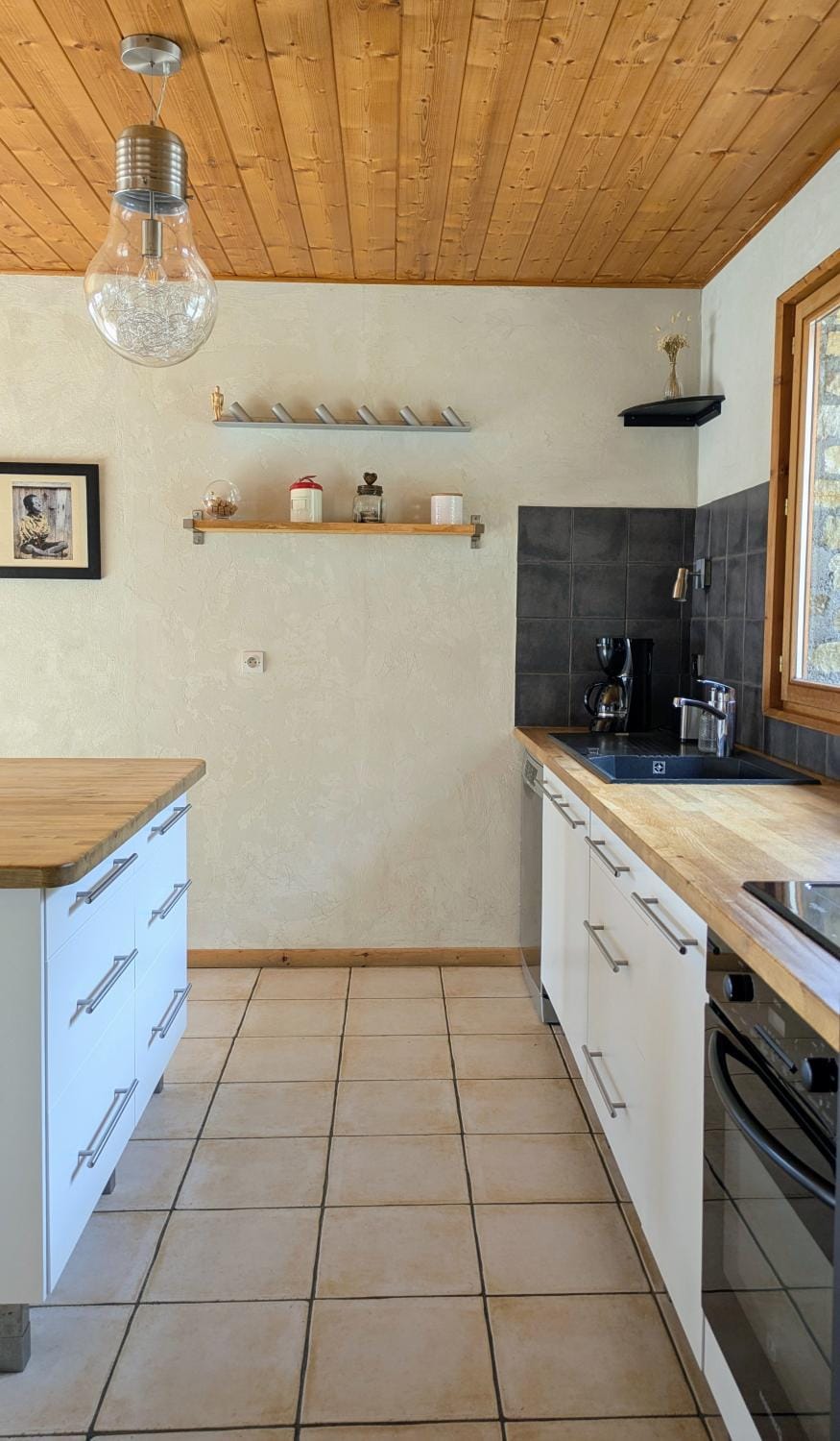 Kitchen or kitchenette, Living room