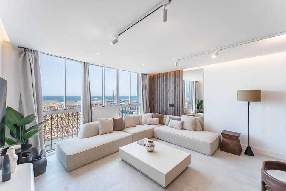TV and multimedia, Living room, Seating area, Dining area, Sea view, air conditioner