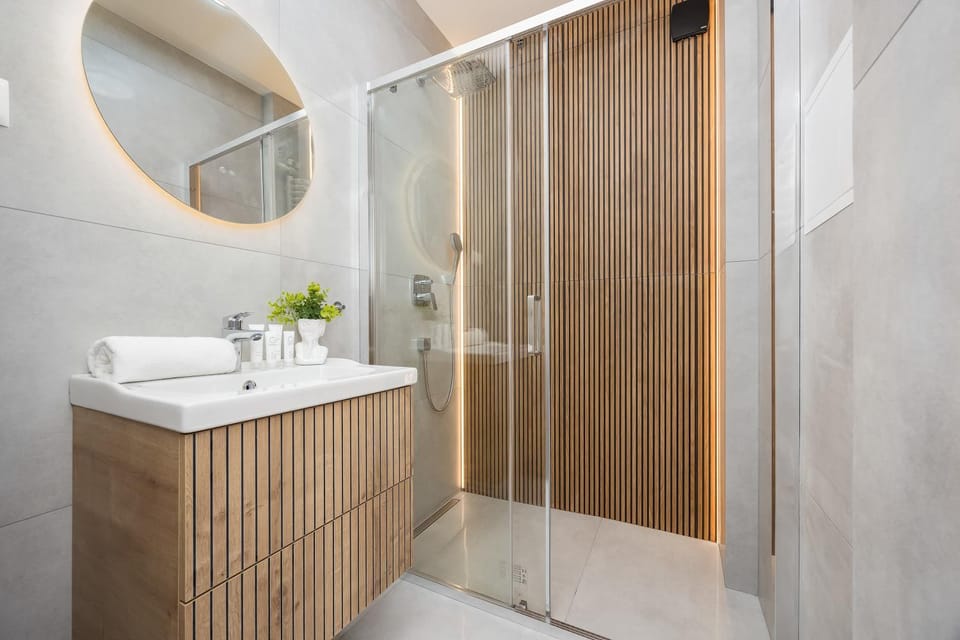 Shower, Bathroom, towels