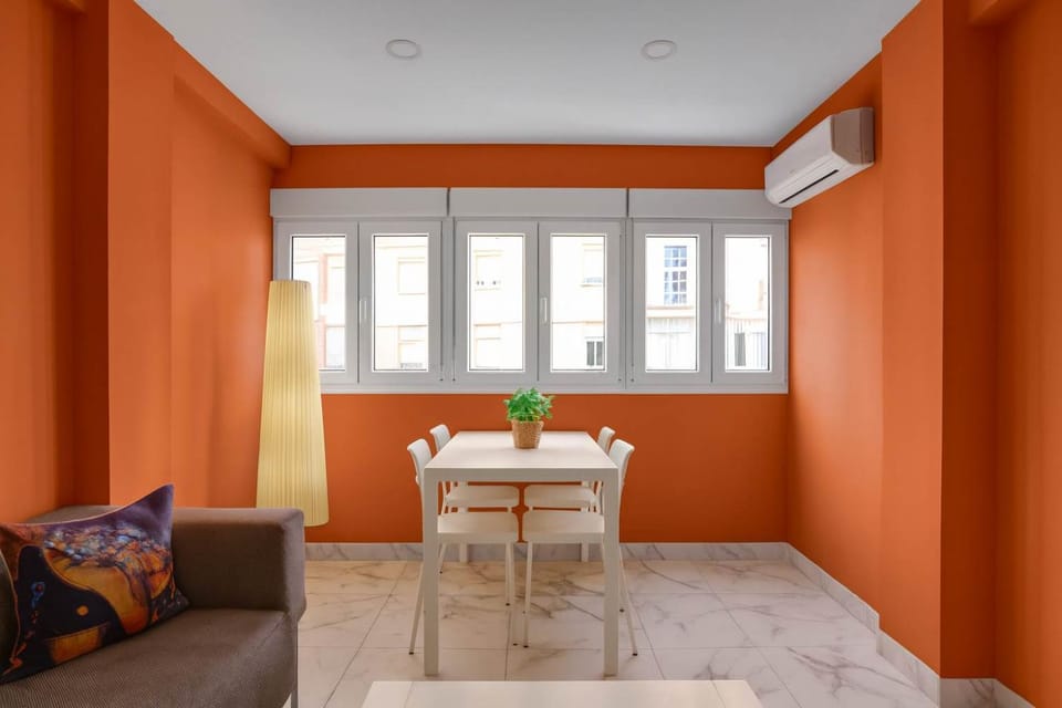 Bright 3BR Flat Central Shopping Area Apartment in Malaga