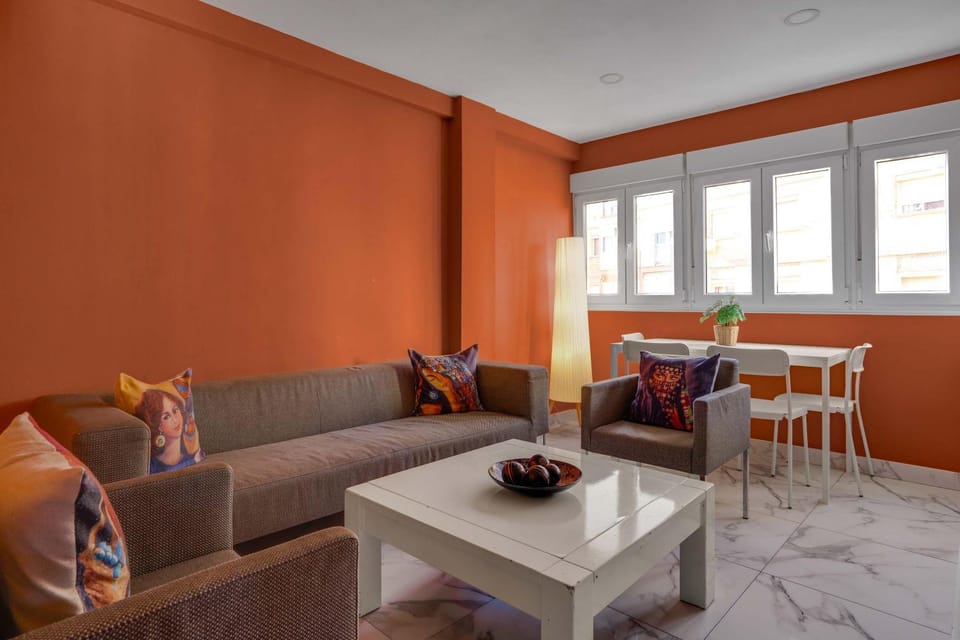Bright 3BR Flat Central Shopping Area Apartment in Malaga