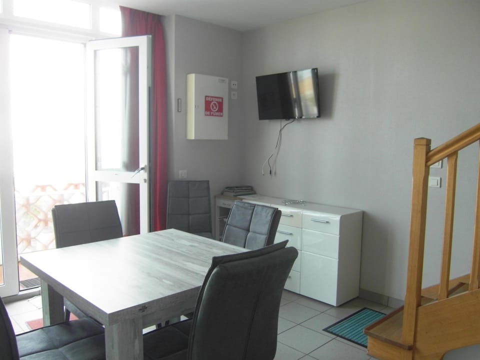 TV and multimedia, Dining area