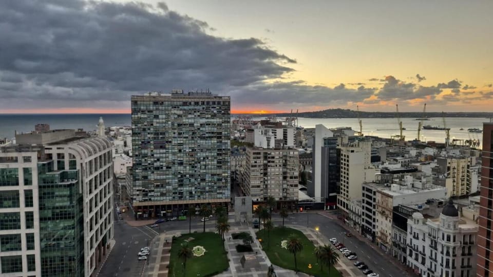 Mirador del Rio y Plaza Independencia Apartment in Montevideo Department, Uruguay