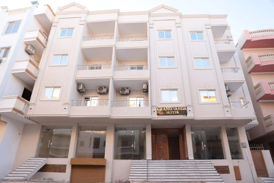 Property building, Facade/entrance