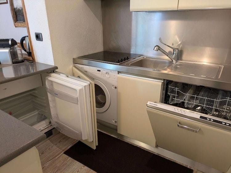dishwasher, washing machine, dryer