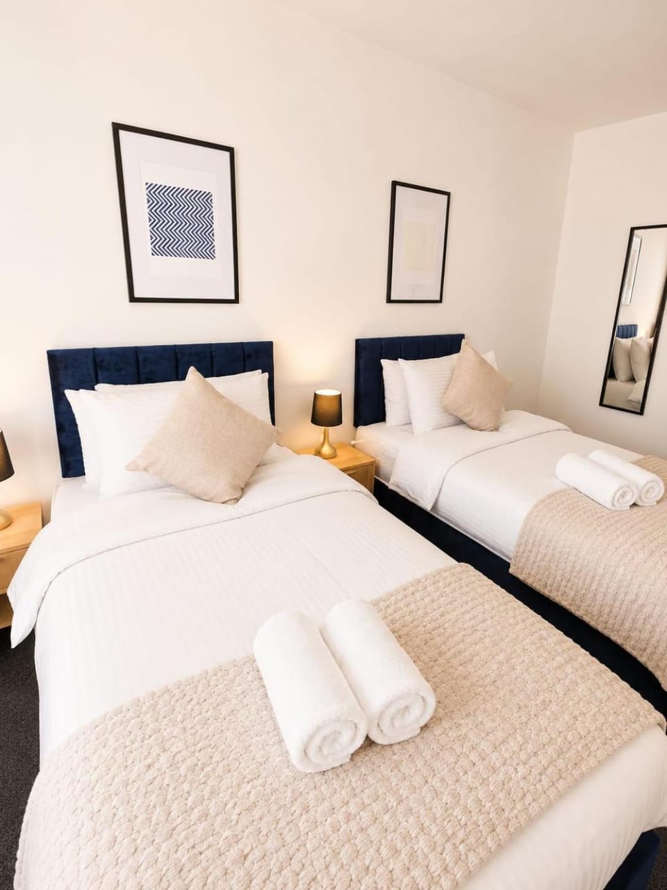 3 Bedroom Home Near Beach Sleeps 7 House in Cleethorpes