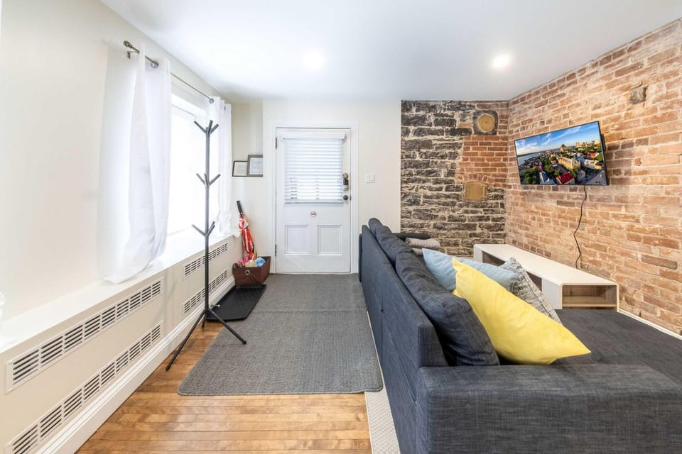 Near the Ferry - L'Appartement des Notaires Apartment in Quebec City