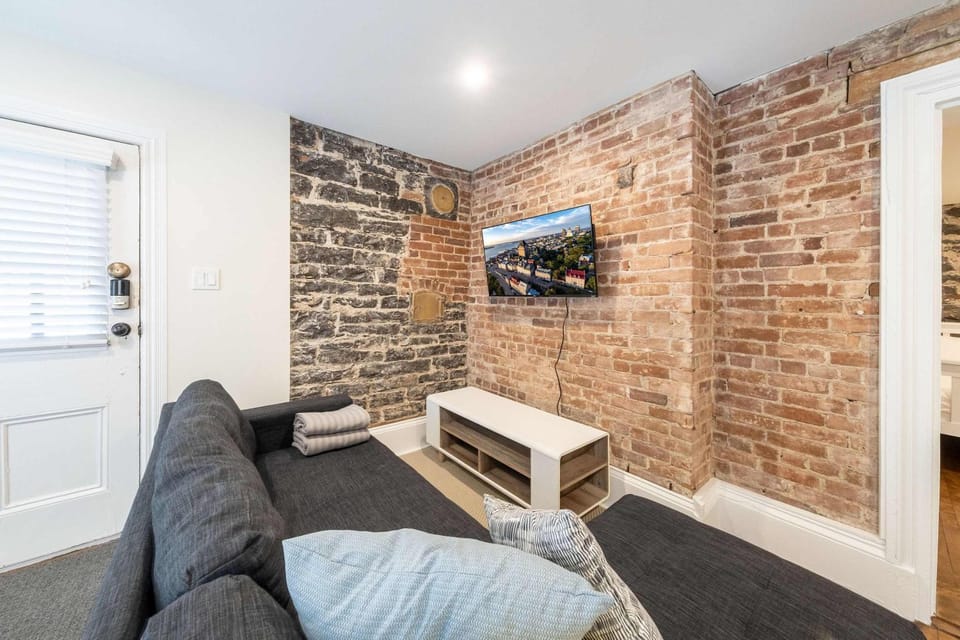 Near the Ferry - L'Appartement des Notaires Apartment in Quebec City