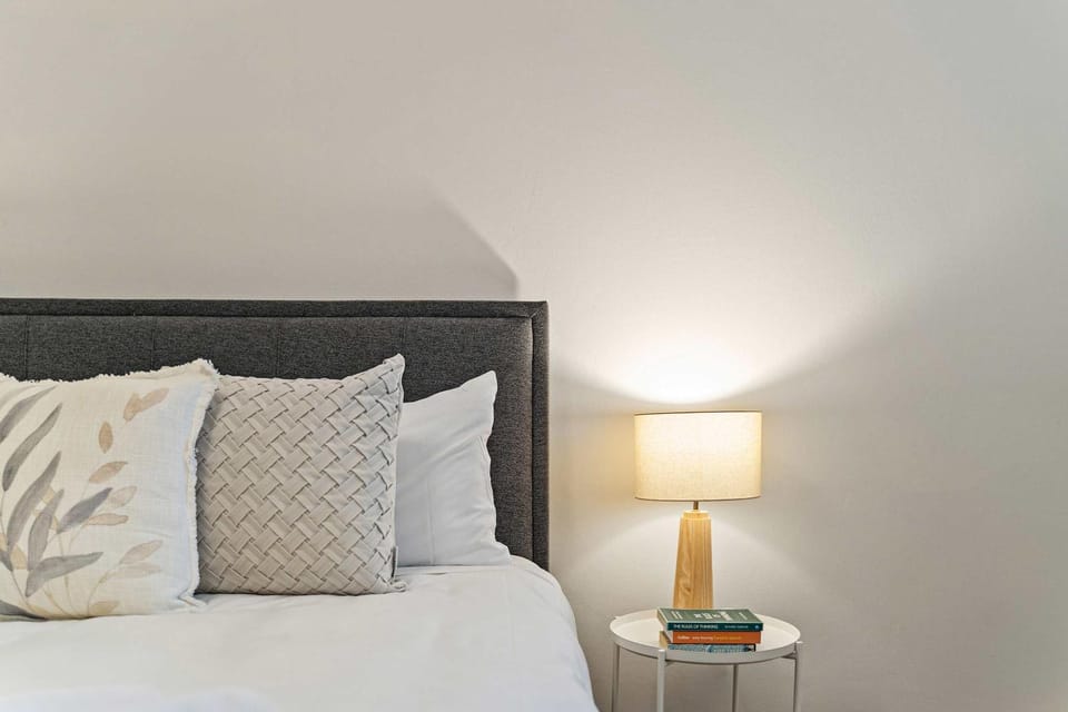 Neutral Bay Escape with Pool Parking and Views Apartment in Forsyth Park