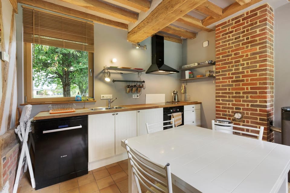 Property building, Kitchen or kitchenette, Living room