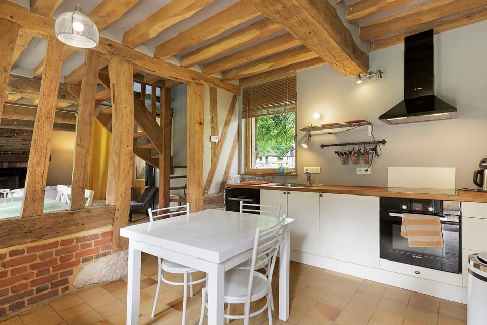 Property building, Kitchen or kitchenette, Living room