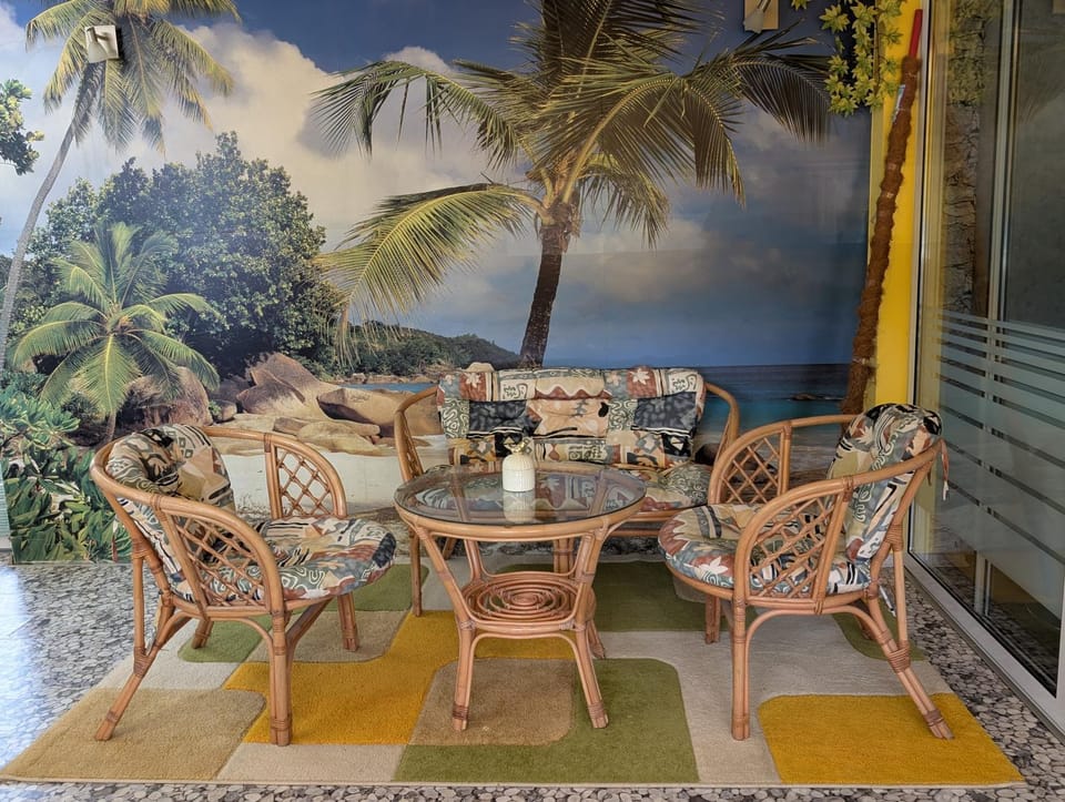 Seating area