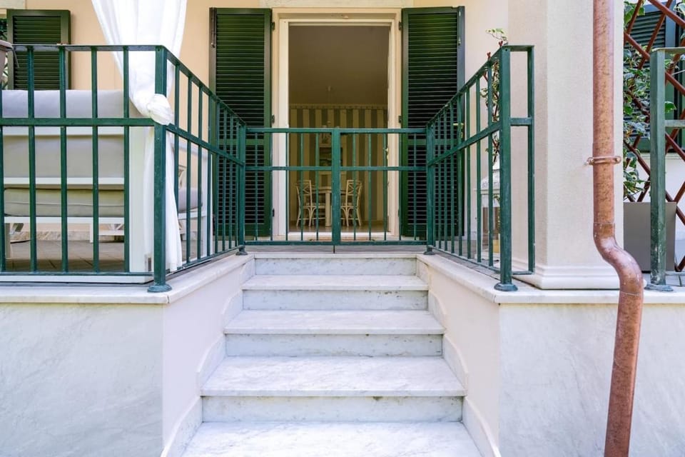 Appartamento con piscina Apartment in Province of Massa and Carrara