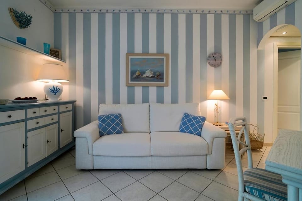 Appartamento con piscina Apartment in Province of Massa and Carrara