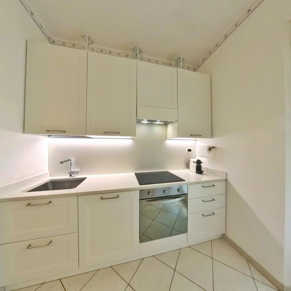 Appartamento con piscina Apartment in Province of Massa and Carrara