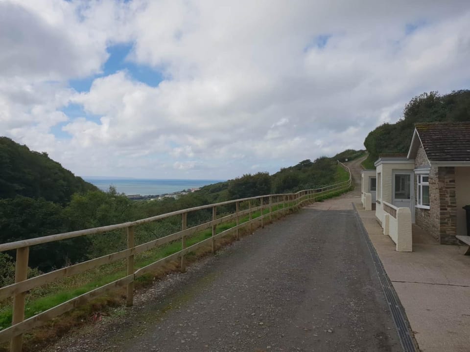Waney Edge 6 | 2 Bed Chalet Sleeps 6 (Pet friendly) House in Woolacombe