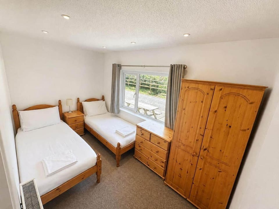Waney Edge 5 | 2 Bed Chalet Sleeps 6 (Pet friendly) House in Woolacombe