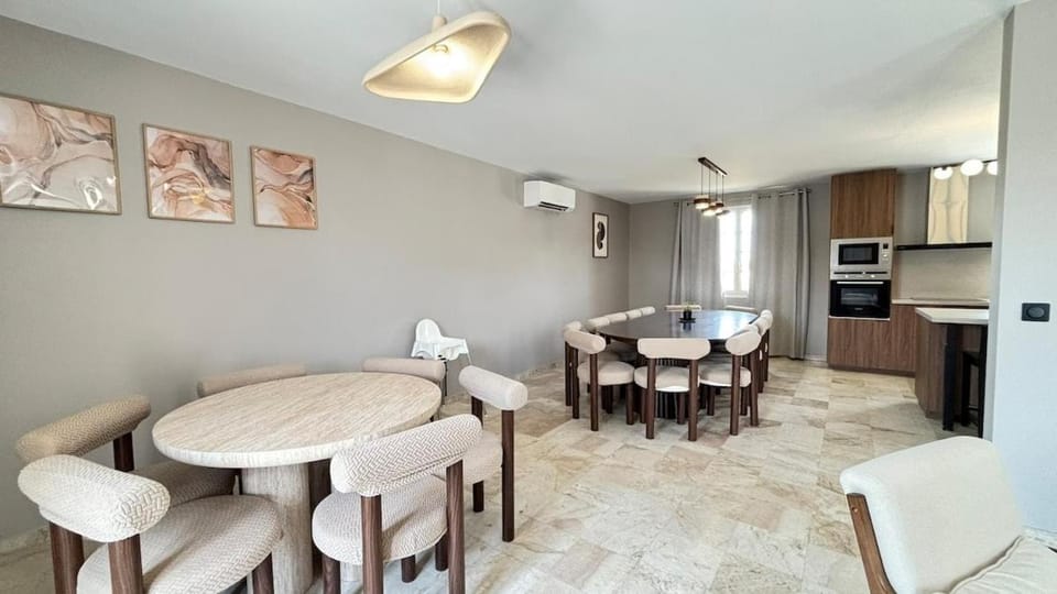 Living room, Dining area, air conditioner
