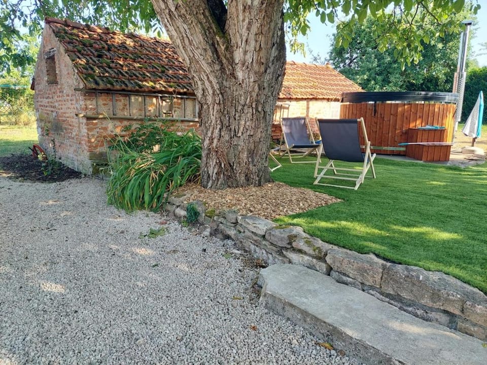 Day, Natural landscape, Garden view, sunbed