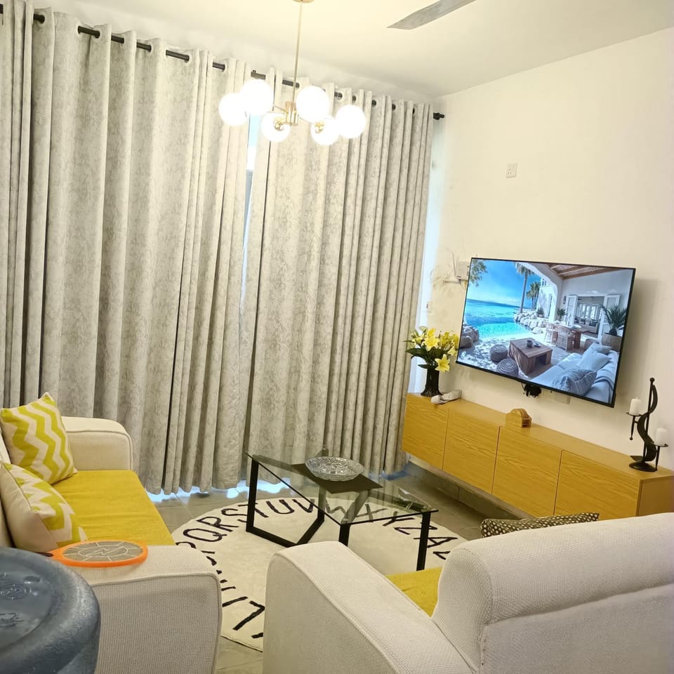 Communal lounge/ TV room, TV and multimedia, Living room, Seating area