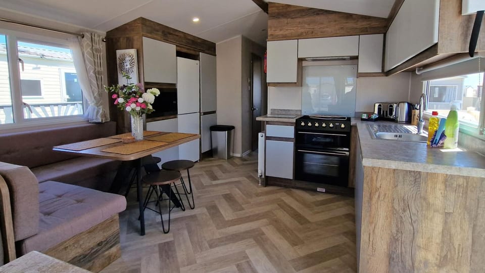 Lua's Place, West Sands, Seal Bay Resort House in Selsey