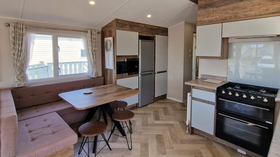 Lua's Place, West Sands, Seal Bay Resort House in Selsey