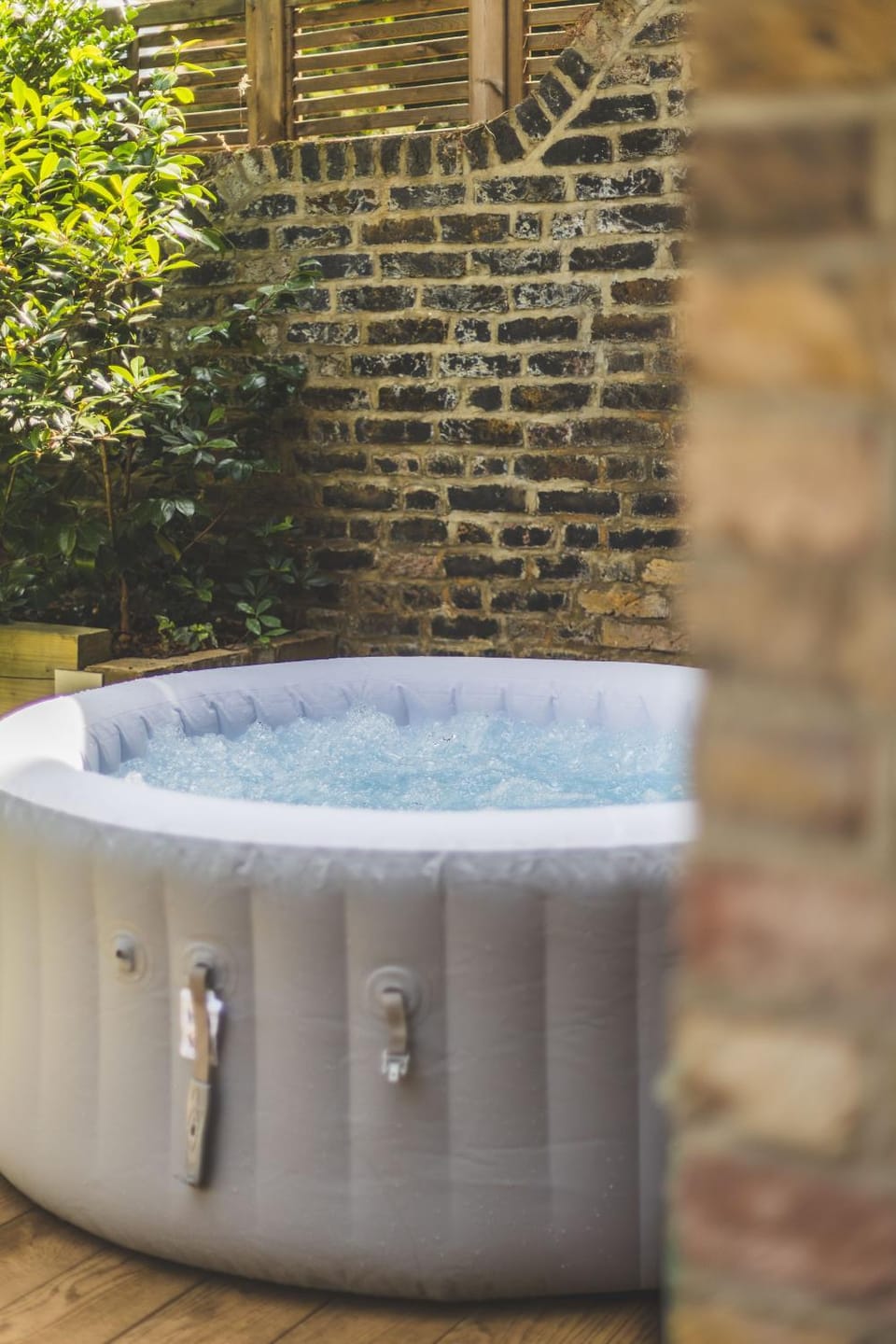 Prestigious Chelsea- HotTub, Arcade, Garden- Hosts 7 Apartment in City of Westminster