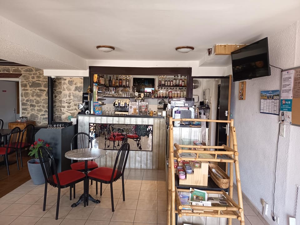 Lounge or bar, Lounge or bar